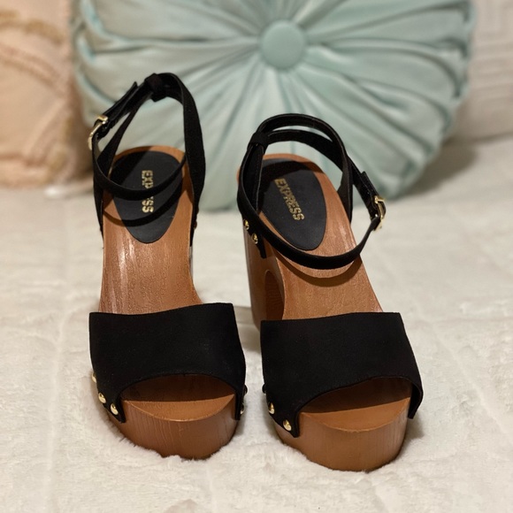 ⚜️Gorgeous Express Open Toe Heels⚜️ - Picture 2 of 8